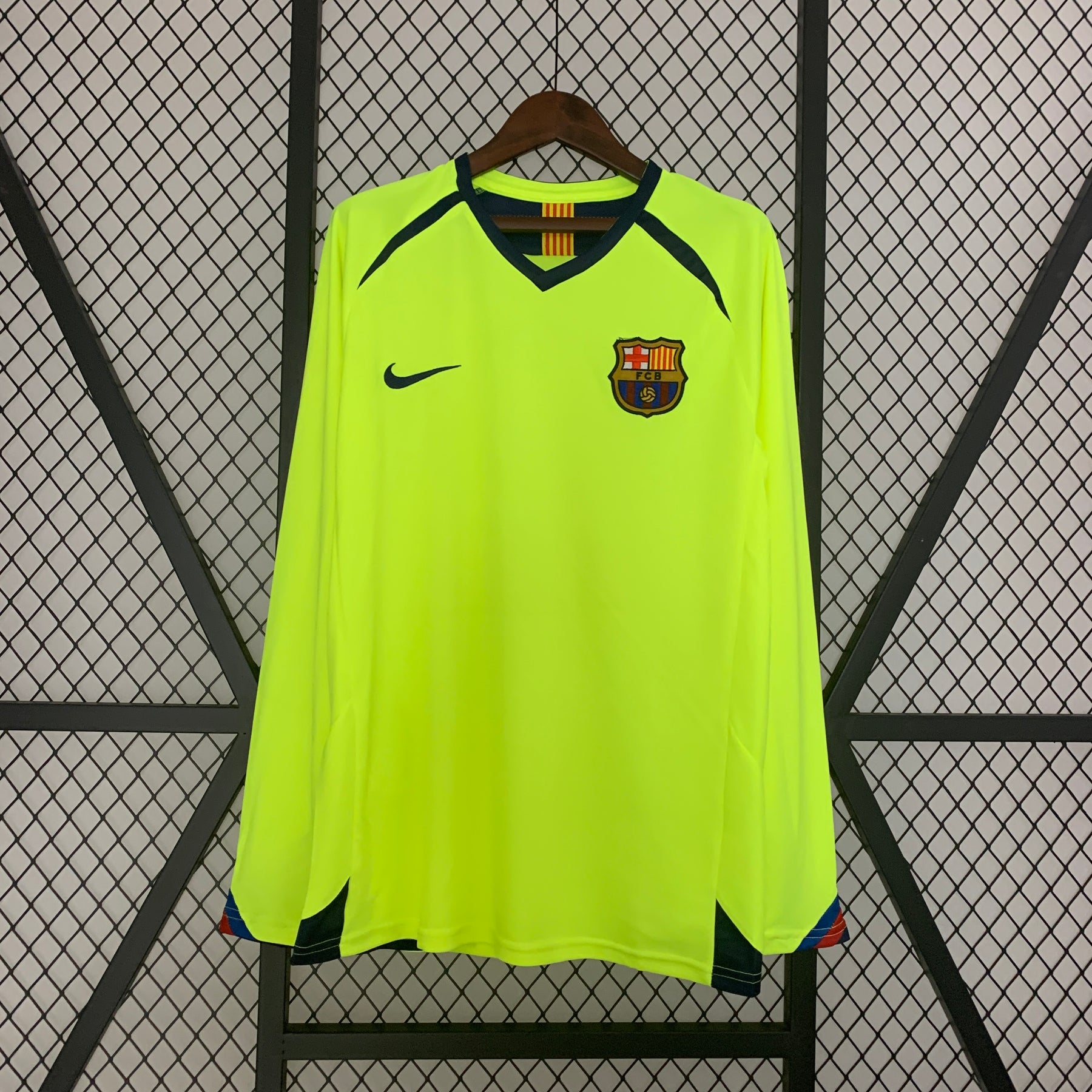 BARCELONA 2005 - 2006 BORTEDRAKT LANGERMET – Retrokit.no