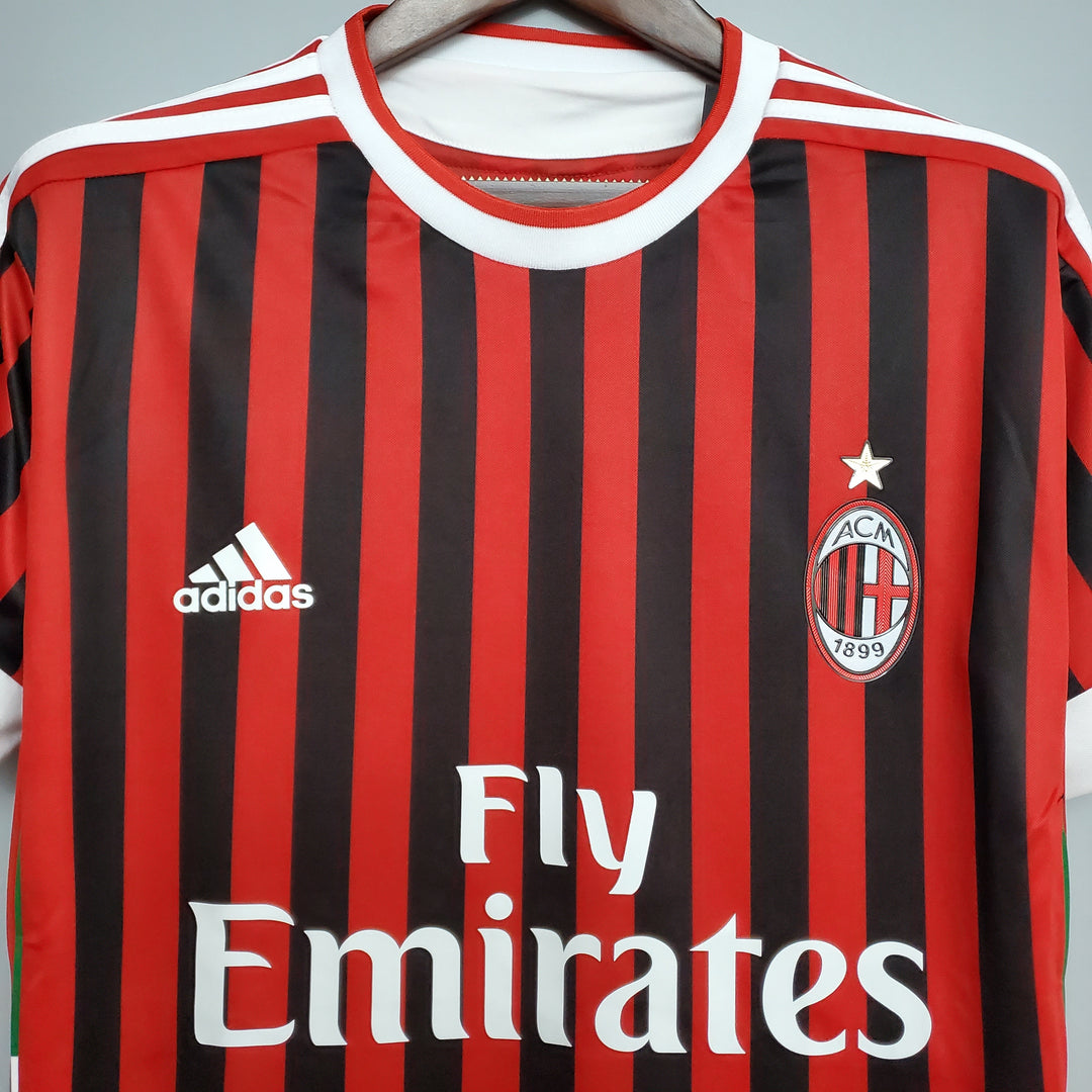 AC MILAN 2011 - 2012 HJEMMEDRAKTER