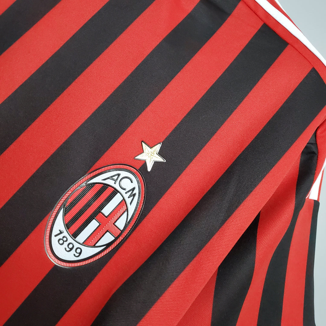 AC MILAN 2011 - 2012 HJEMMEDRAKTER